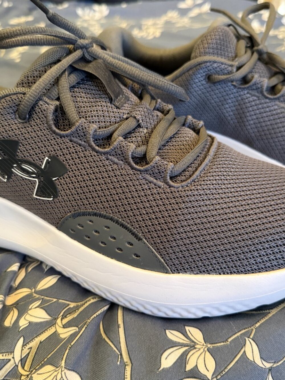 Under Armour Charged Surge 4 Running Shoes (wide fit) - Picture 7 of 11